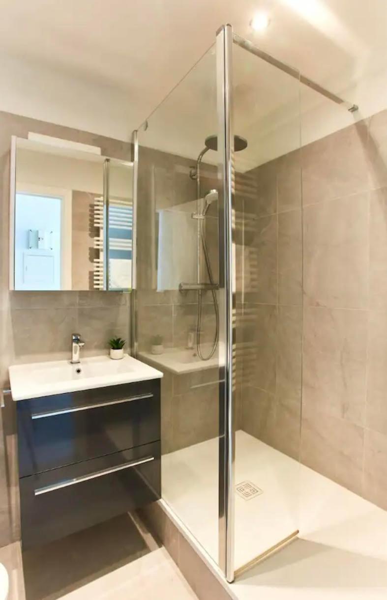 Modern 1Br By Parc Monceau Paris Exterior foto